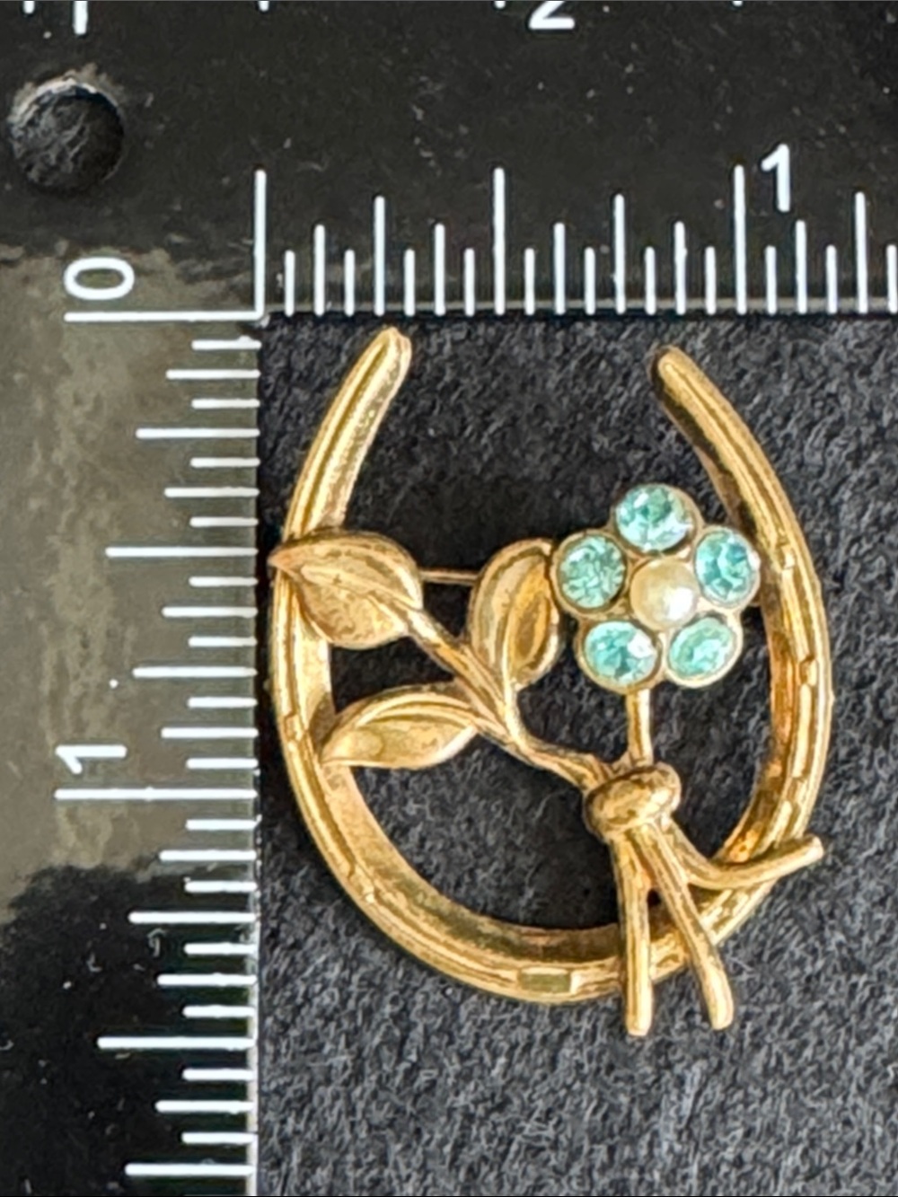 VTG Signed Coro Horseshoe Brooch  - Gold Tone w/Faux Pearls & Blue Rhinestones - Picture 5 of 5